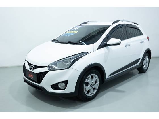 HYUNDAI HB20X 1.6 16V PREMIUM FLEX 4P AUTOMÁTICO HYUNDAI HB20X 1.6 16V PREMIUM FLEX 4P AUTOMÁTICO